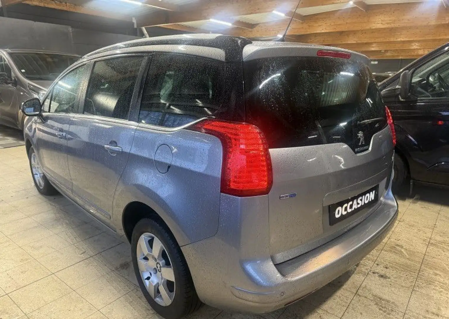 Peugeot 5008 1.6 BLUEHDI 120CH STYLE II S&S Gris - 2