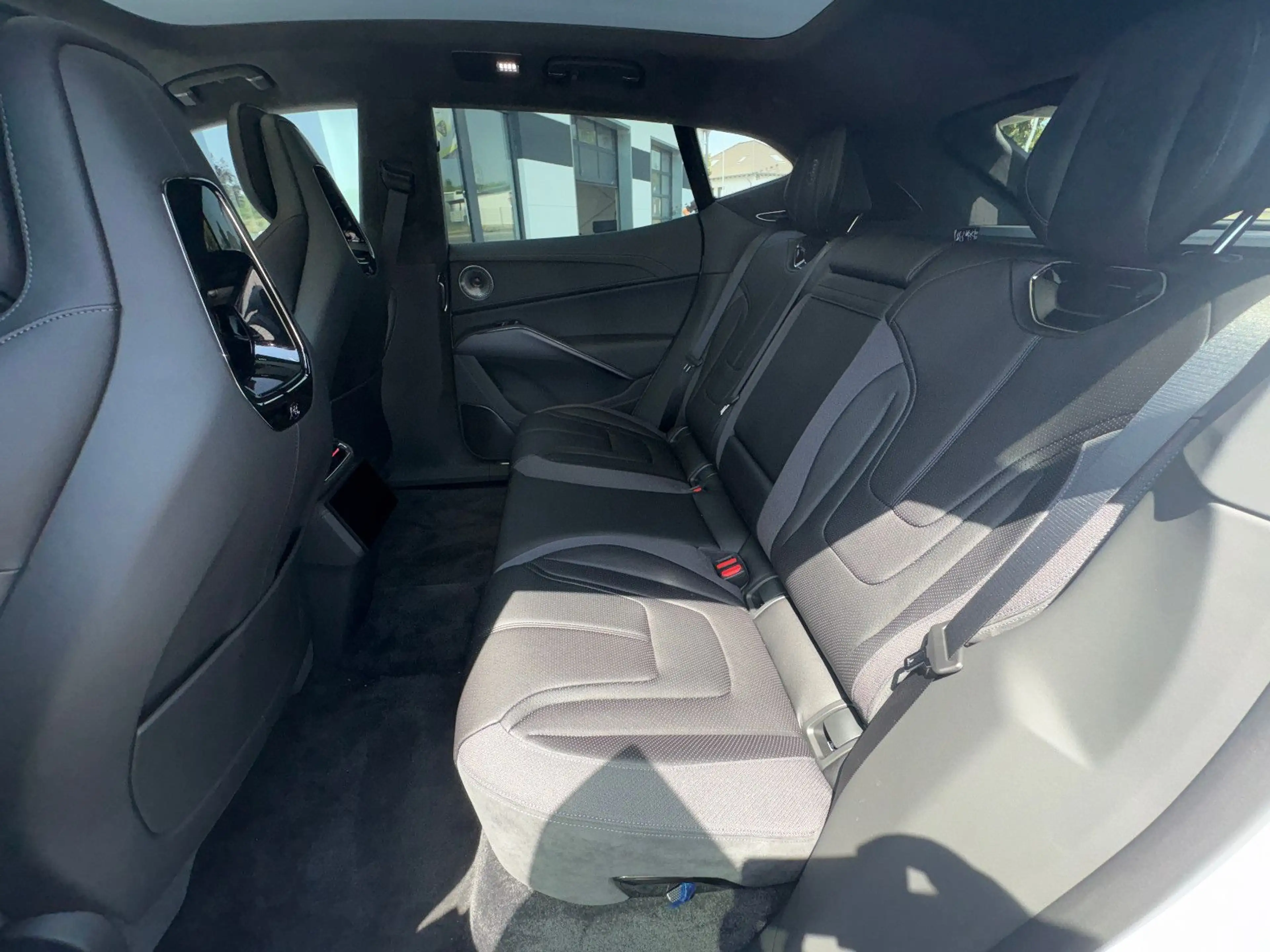 Lotus Eletre 600 GT SE *HWA,Glasdach,KEF,Komfort Sitze — photo 15