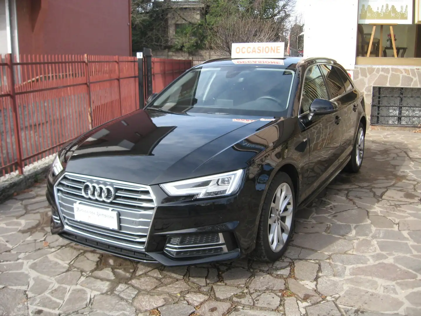 Audi A4 Avant 30 2.0 tdi Sport 122cv s-tronic KM 55.000 Negro - 1