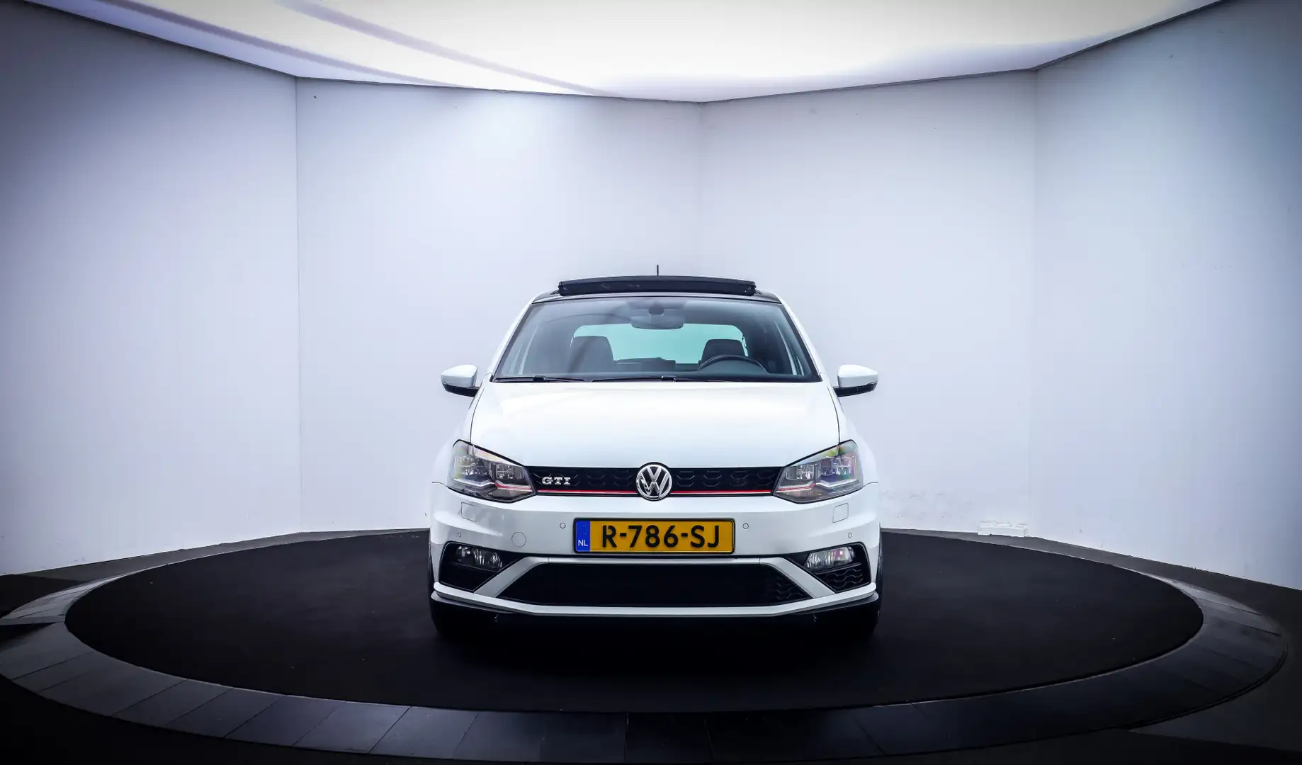 Volkswagen Polo GTI 1.8 Dsg PANO | CARPLAY | NAVI | STOELVERW | LED | Blanco - 2