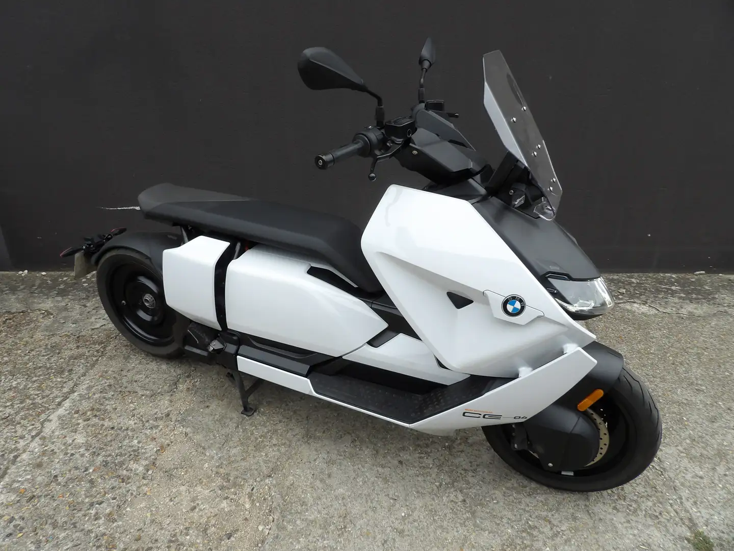 BMW CE 04 Blanc - 1