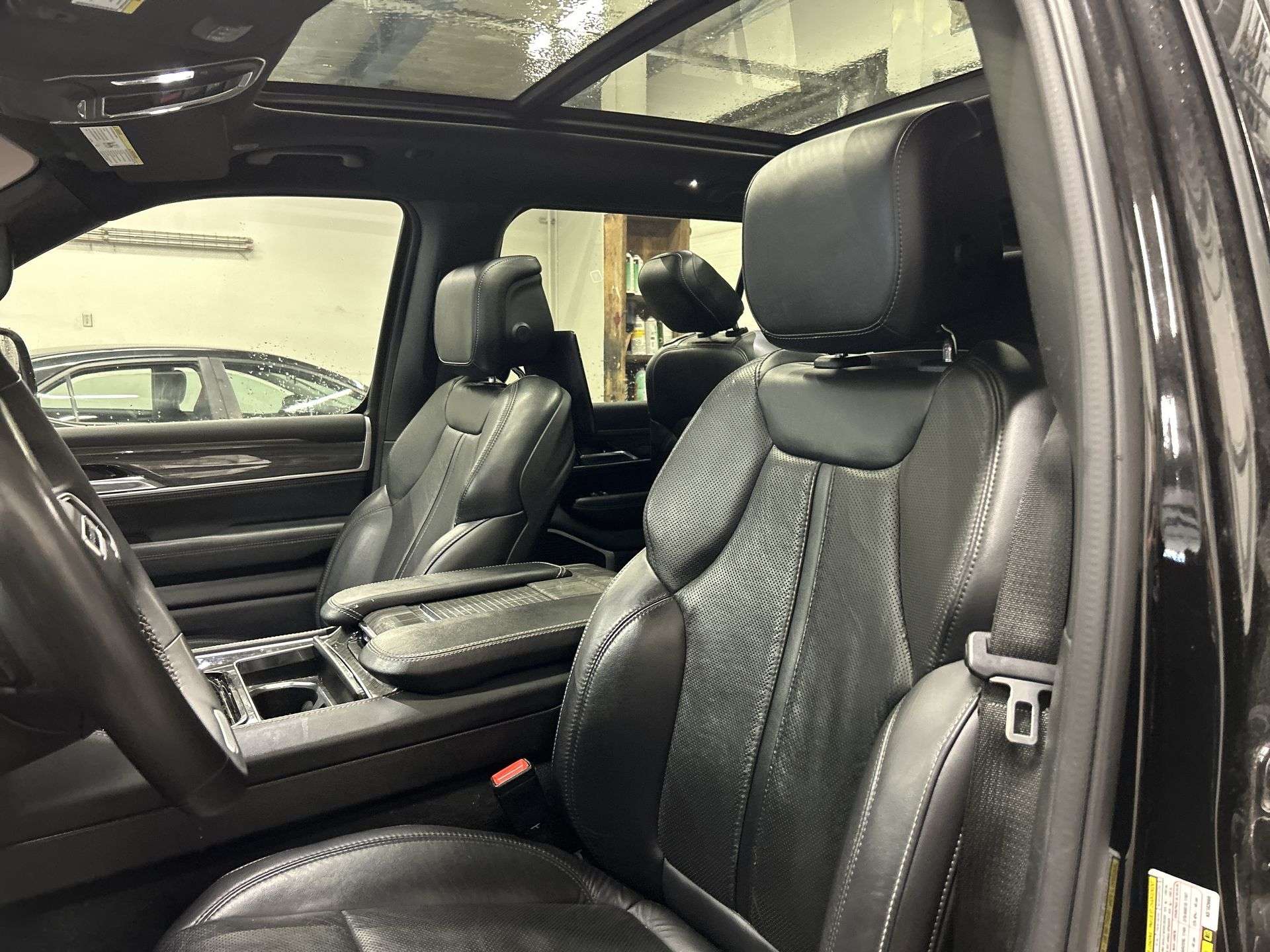 2022 Jeep Wagoneer 4WD