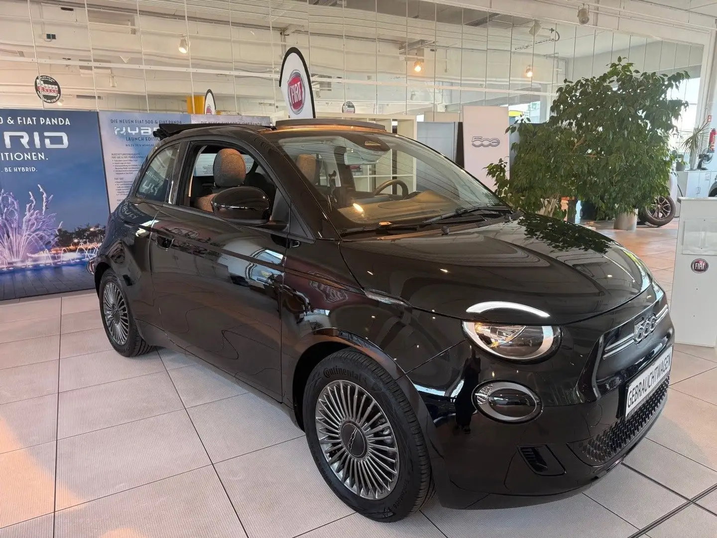 Fiat 500e Cabrio "Icon" 42kWh - NAVI, PDC, 16" ALU Schwarz - 1