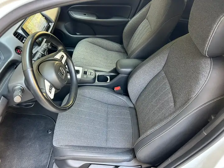 Honda Jazz 1.5i-MMD ADVANCE 2025, foto 26
