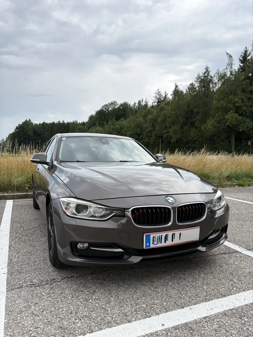 BMW 318 318d Sport Line - 1