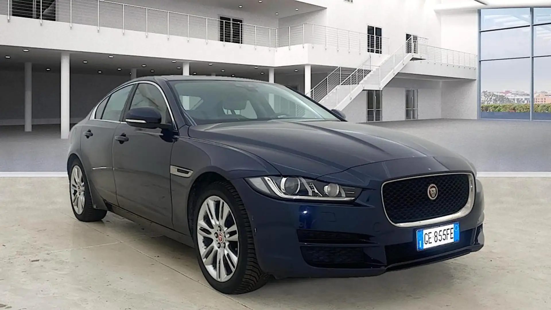 Jaguar XE 2.0d Prestige Business edition awd 180cv auto Bleu - 2