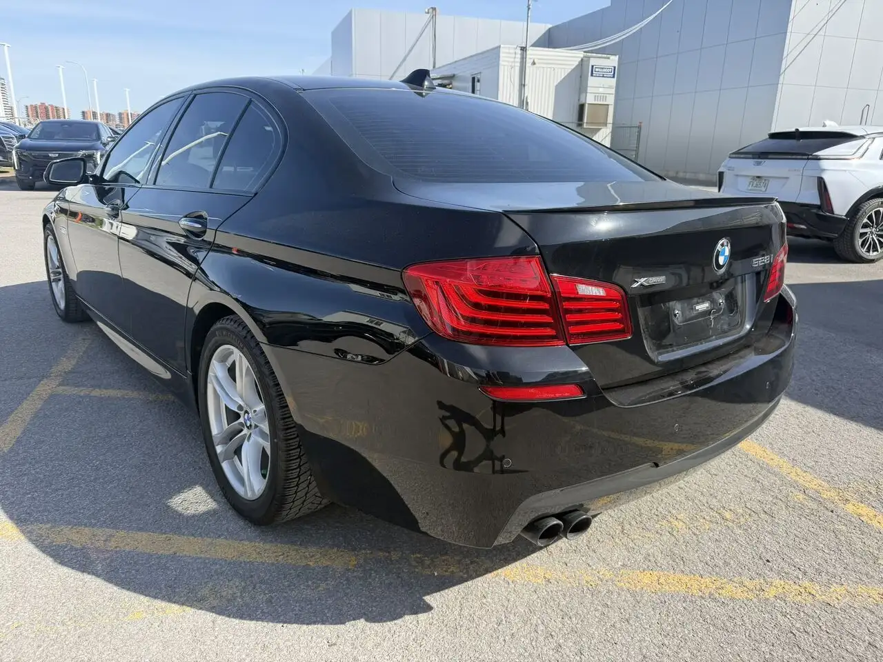 BMW 5 Series снимка BMW 5 Series