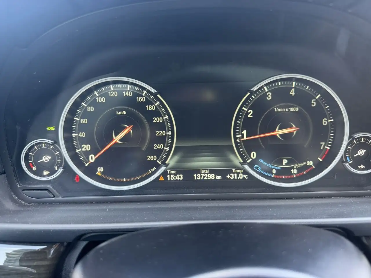 BMW 5 Series снимка BMW 5 Series