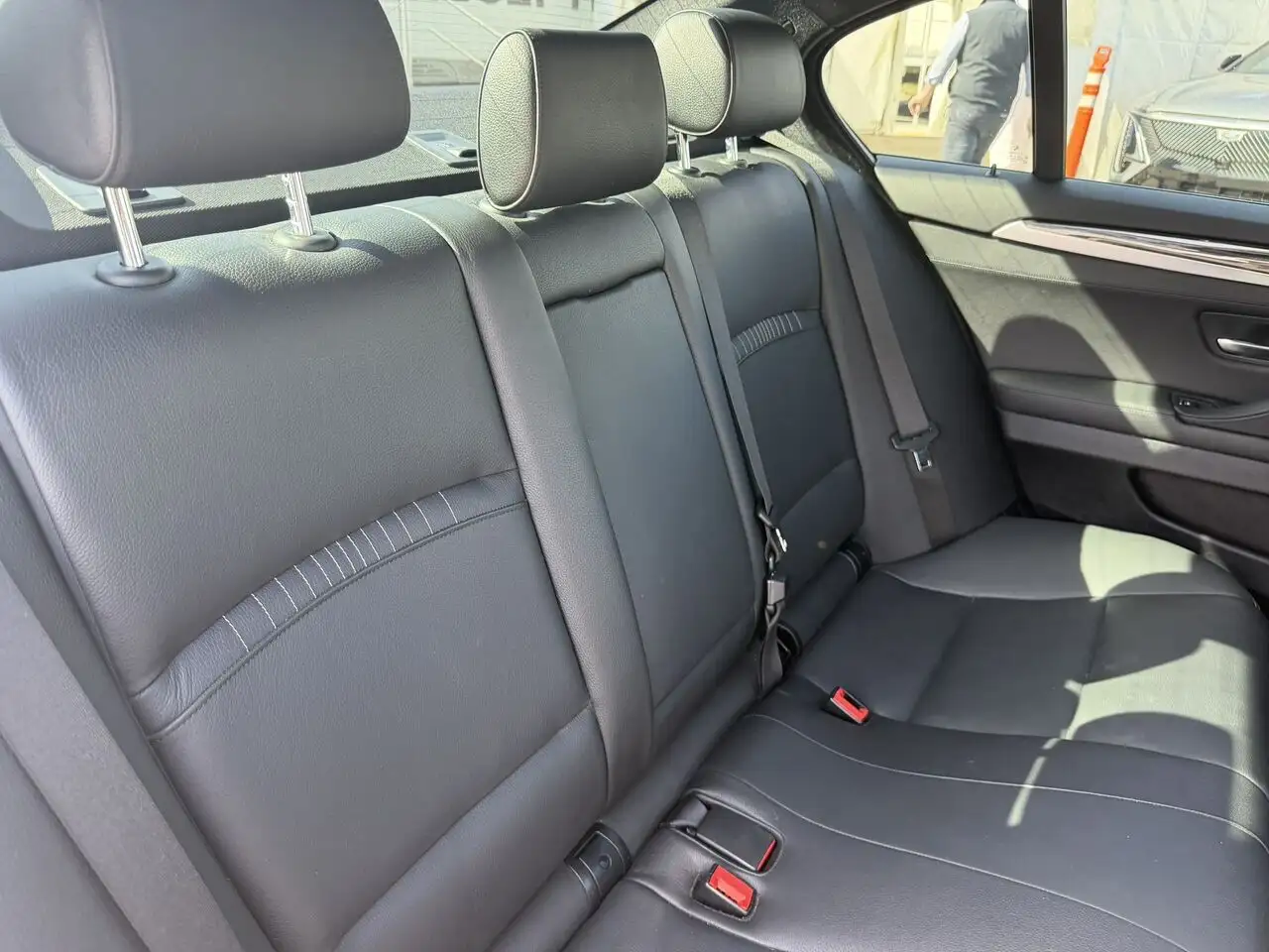 BMW 5 Series снимка BMW 5 Series
