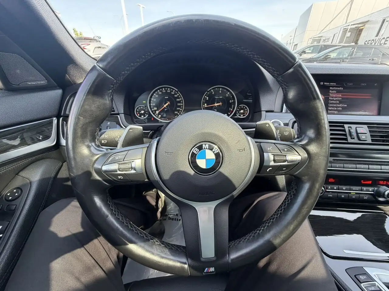 BMW 5 Series снимка BMW 5 Series
