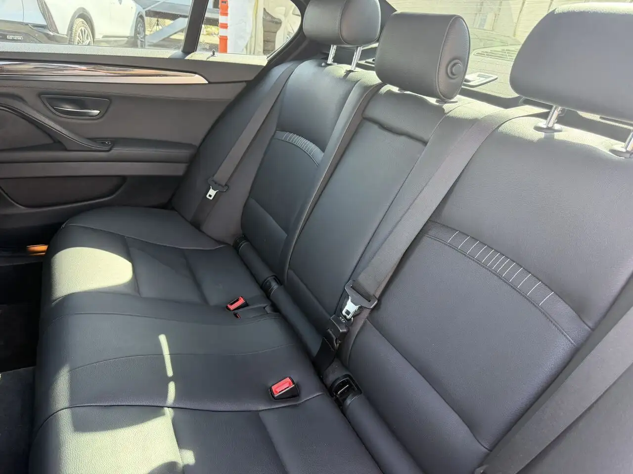 BMW 5 Series снимка BMW 5 Series