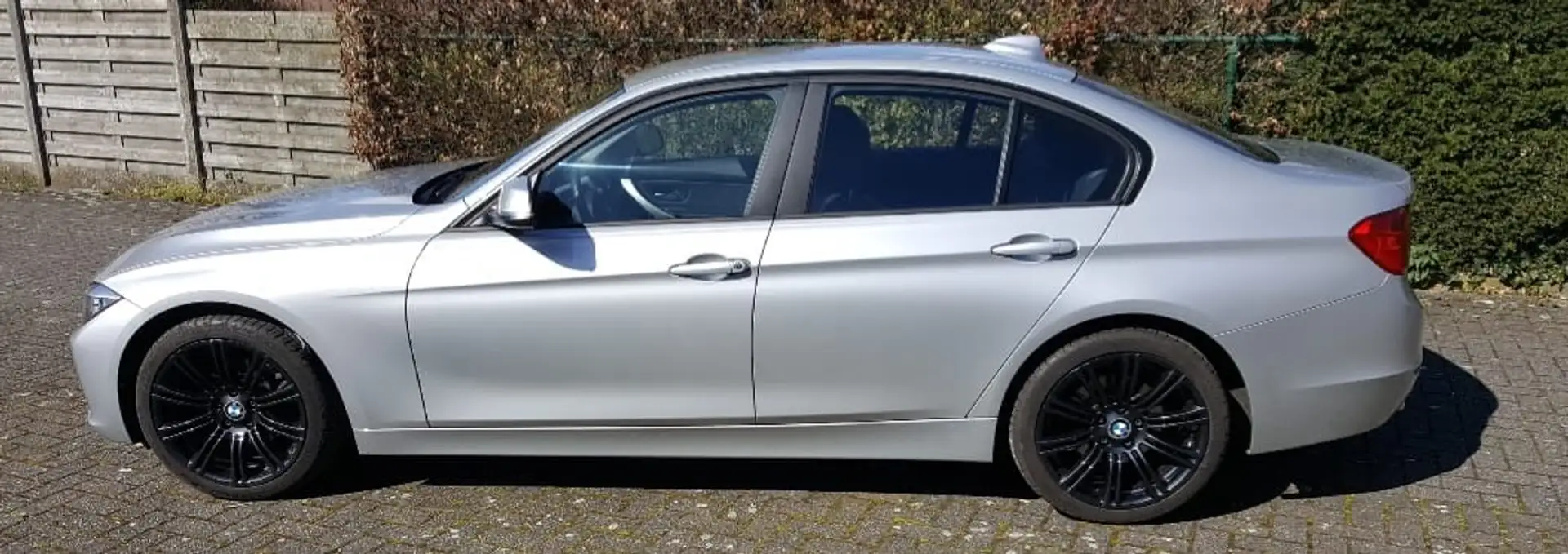 BMW 320 320d Efficient Dynamic Edition Aut.  Sport Line Grey - 1