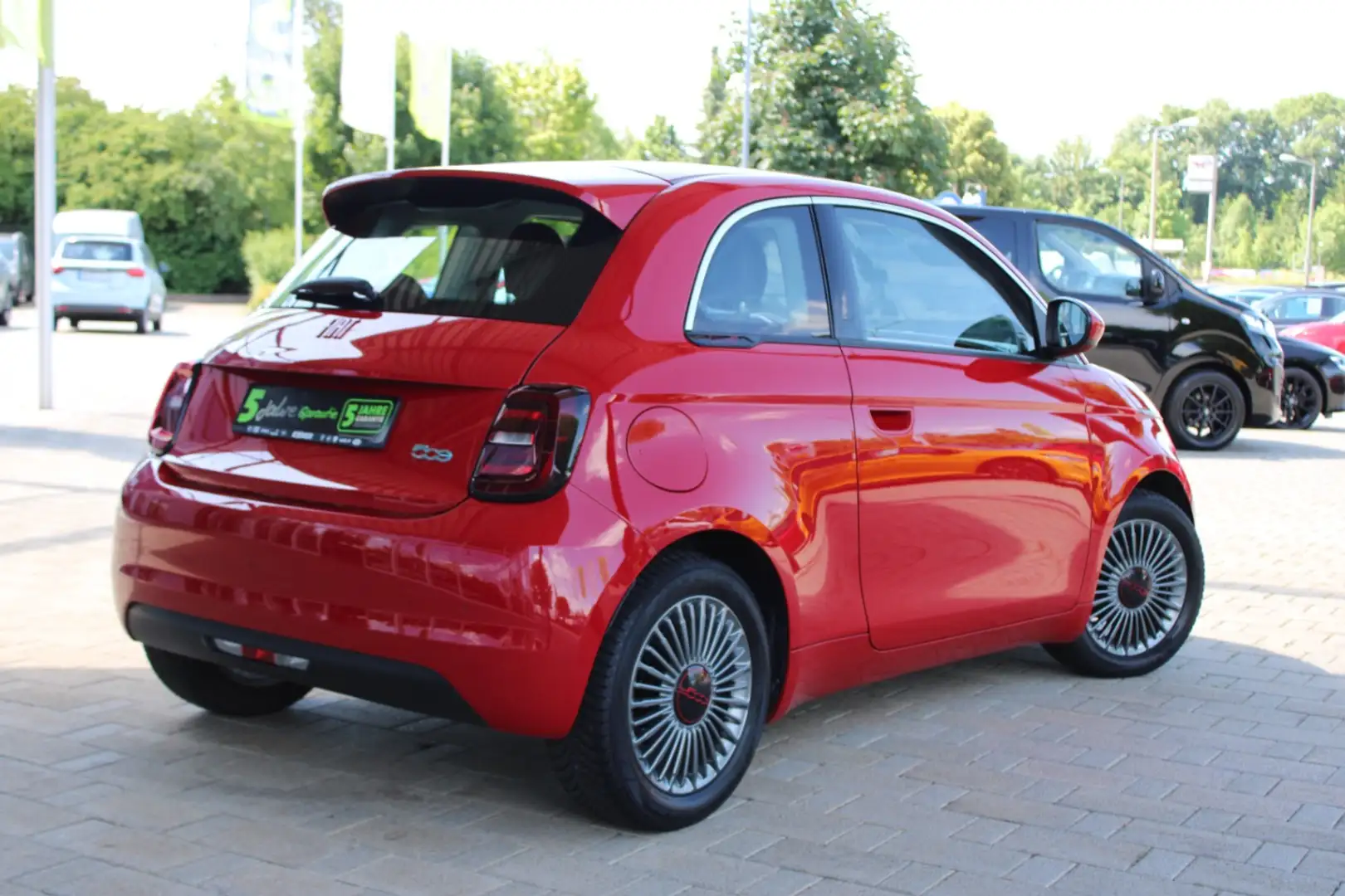 Fiat 500e RED - 23,8 kWh Navi+KlimaA+LM+PDC+AUT+SpurH Rot - 2
