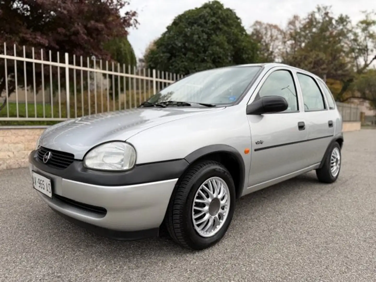 Opel Corsa Corsa 5p 1.2 Swing c/airbag Argento - 1