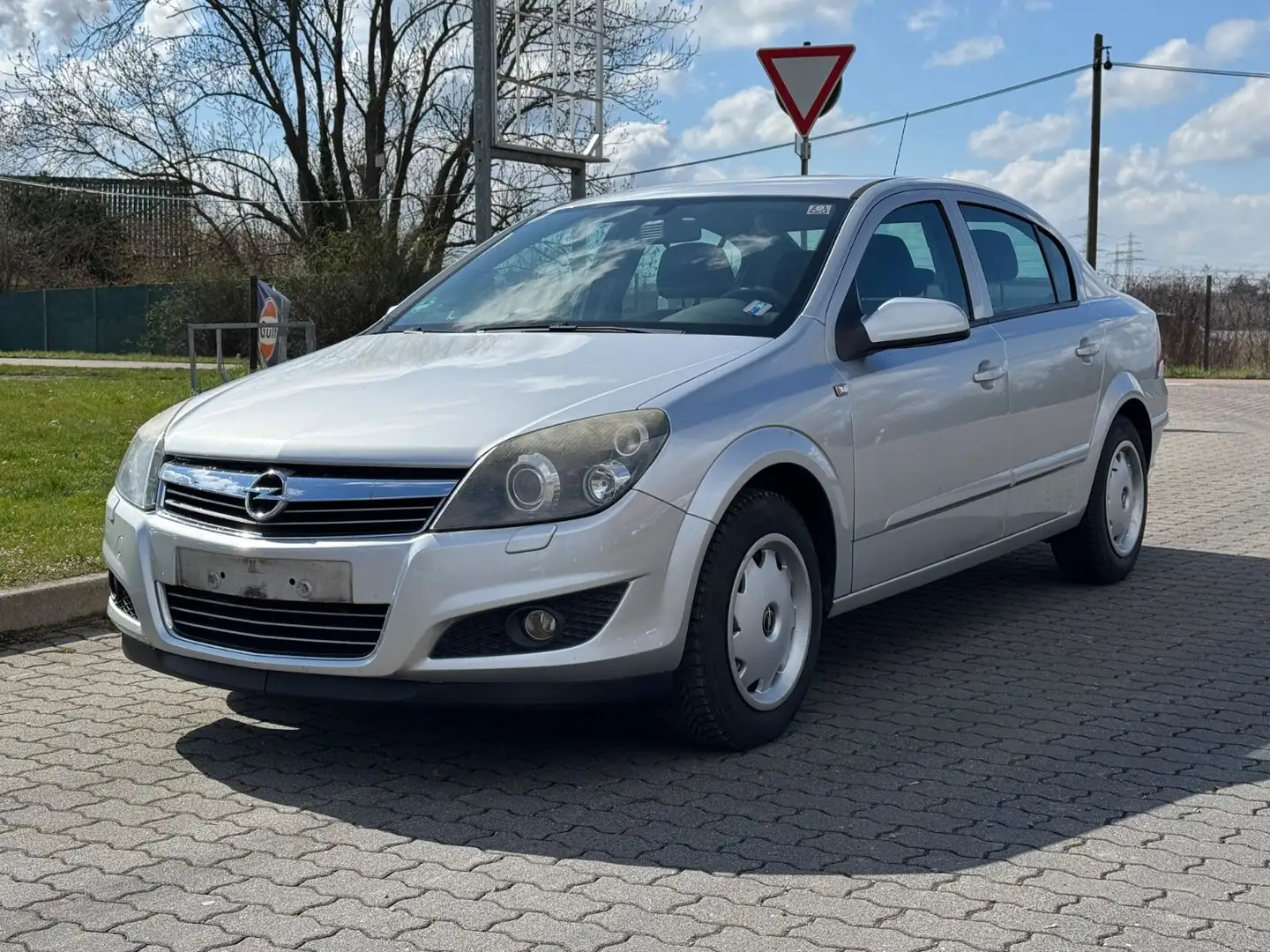 Opel Astra 1.6 Ecotec Edition 85kW Gris - 1