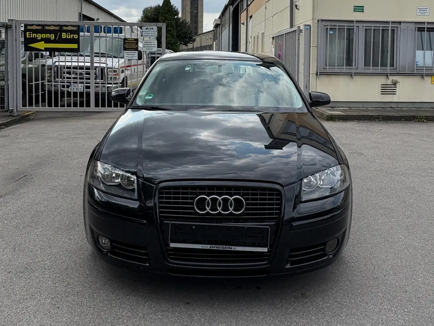 Audi A3 1.6 S Line Sportpaket plus Schwarz - 2