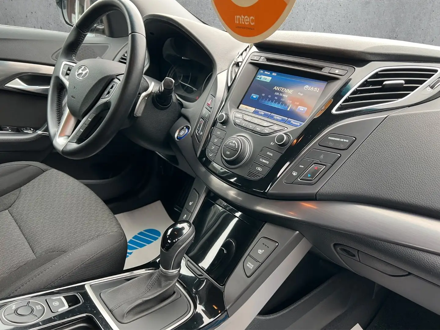 Hyundai i40 1.7 CRDi 100kW Style Automatik Negro - 2