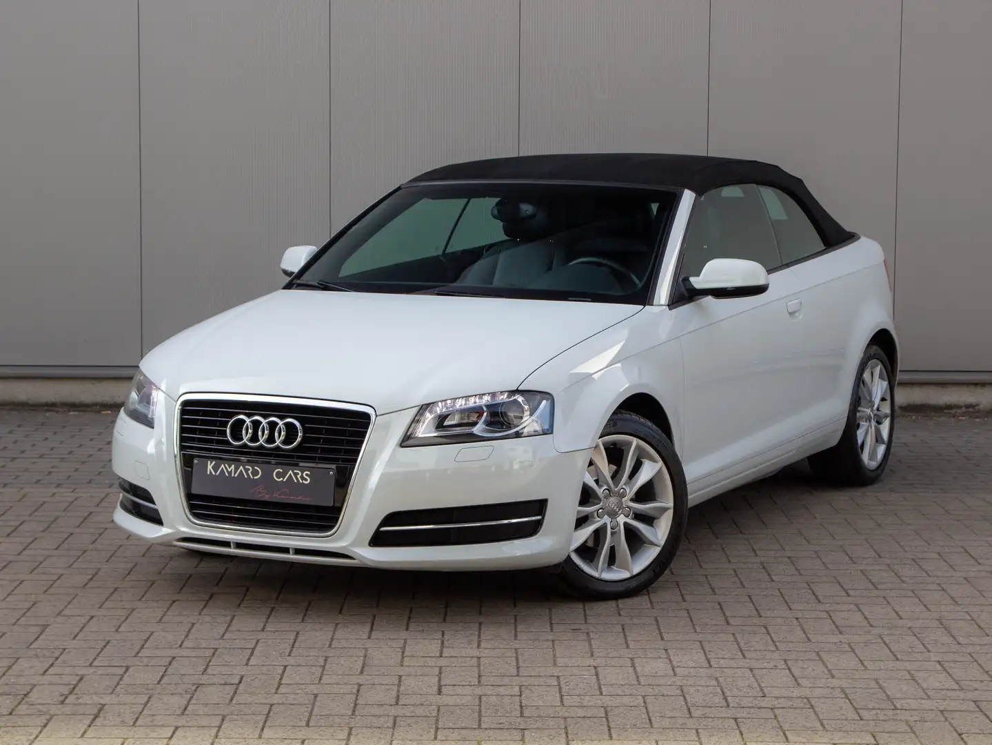 Audi A3 A3 Cabriolet 1.6 TDI DPF Ambition Wit - 1