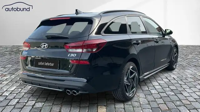 Hyundai i30 view 3