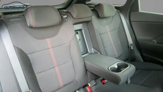 Hyundai i30 view 7