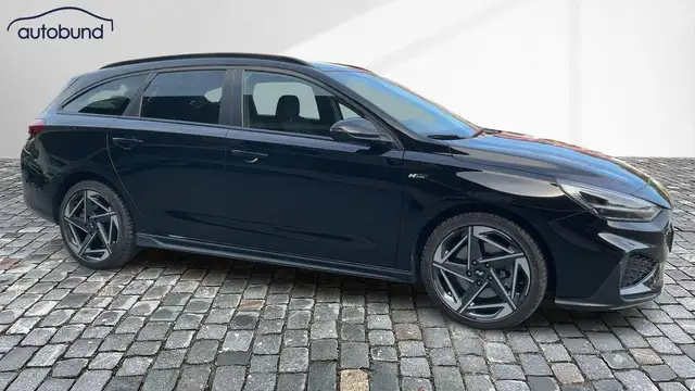 Hyundai i30 view 4