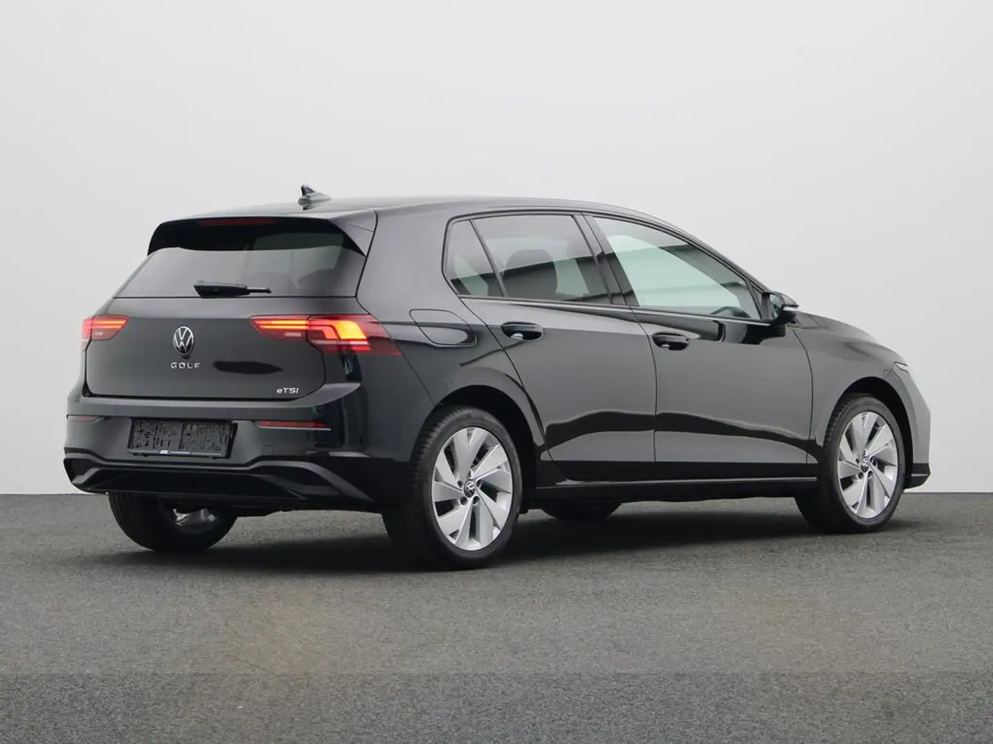Volkswagen Golf 1.5 eTSI 115 PK DSG AUTOMAAT Zwart - 2