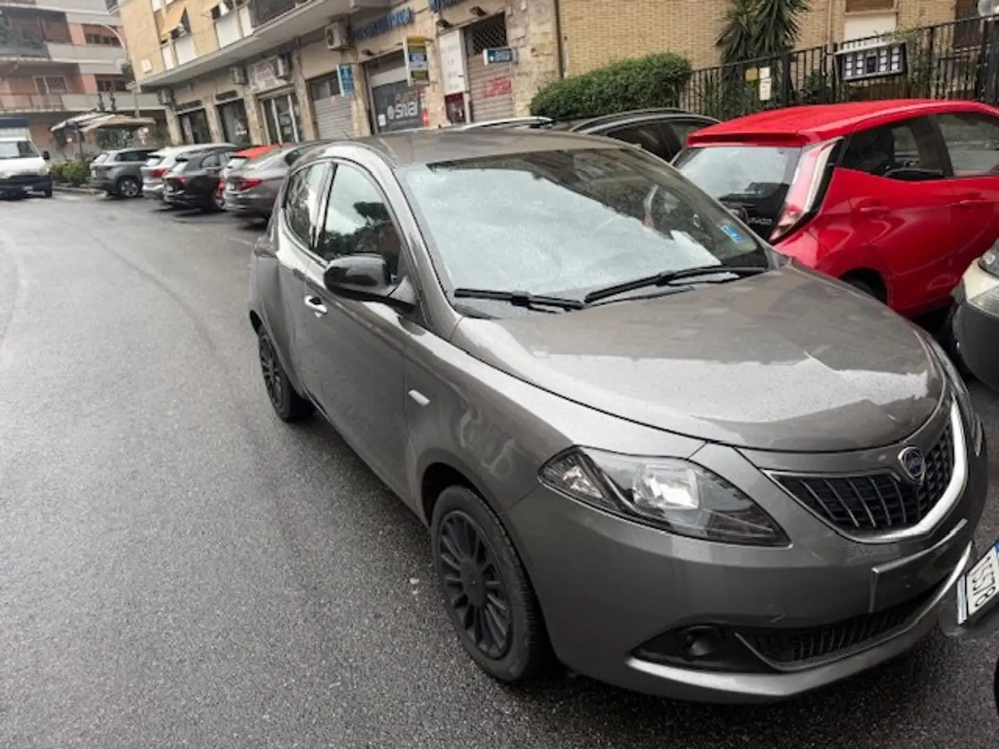 Lancia Ypsilon 1.0 firefly hybrid Silver s&s 70cv Grigio - 2