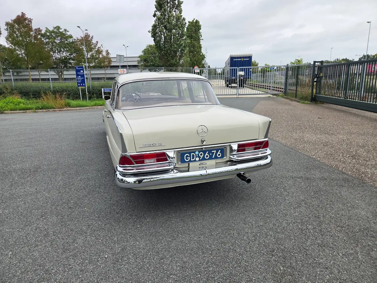 Mercedes-Benz E 220 undefined, foto 5