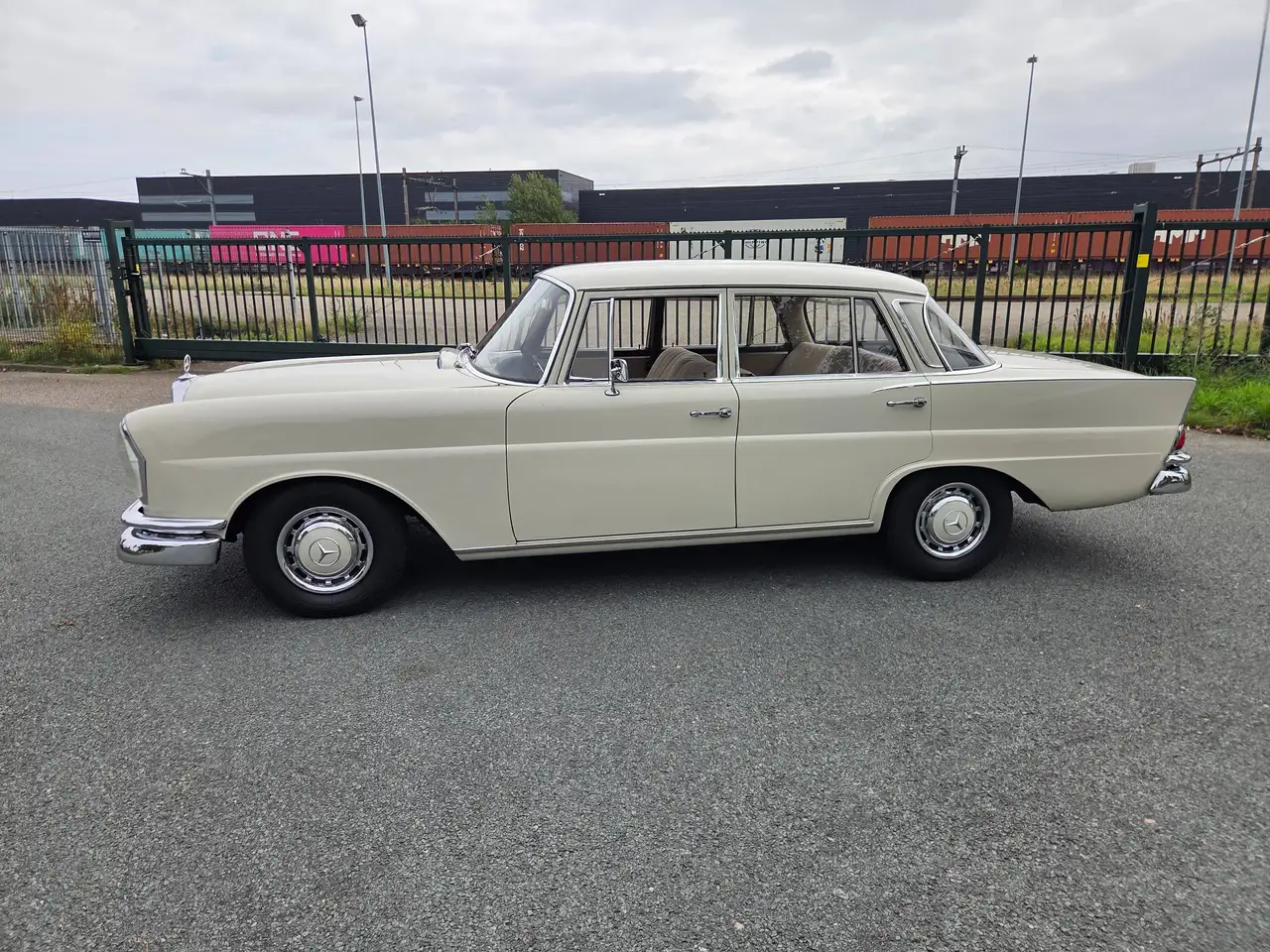 Mercedes-Benz E 220 undefined, foto 3