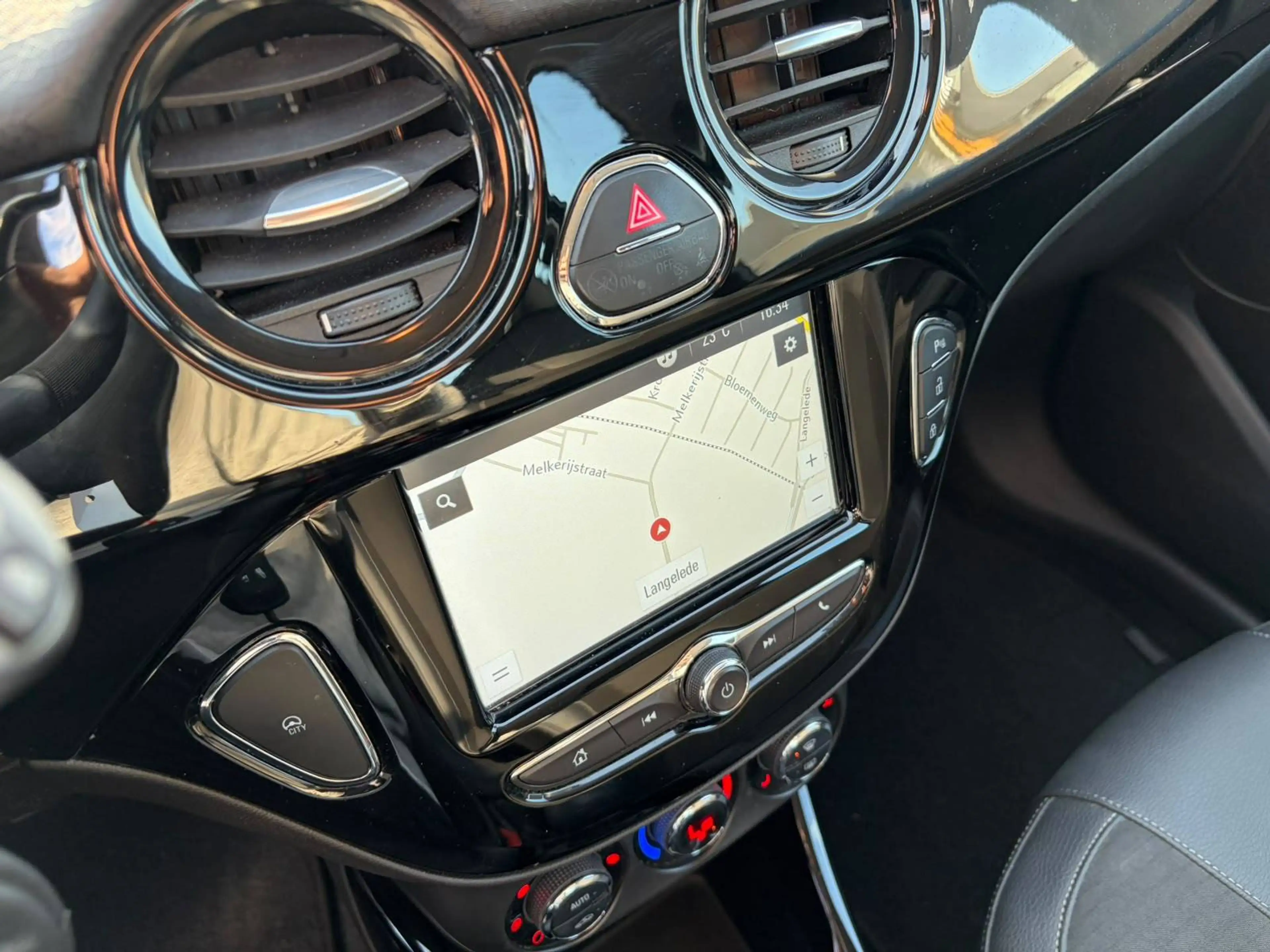 Opel Adam Adam 1.2i Black Jack (EU6.2) — photo 16