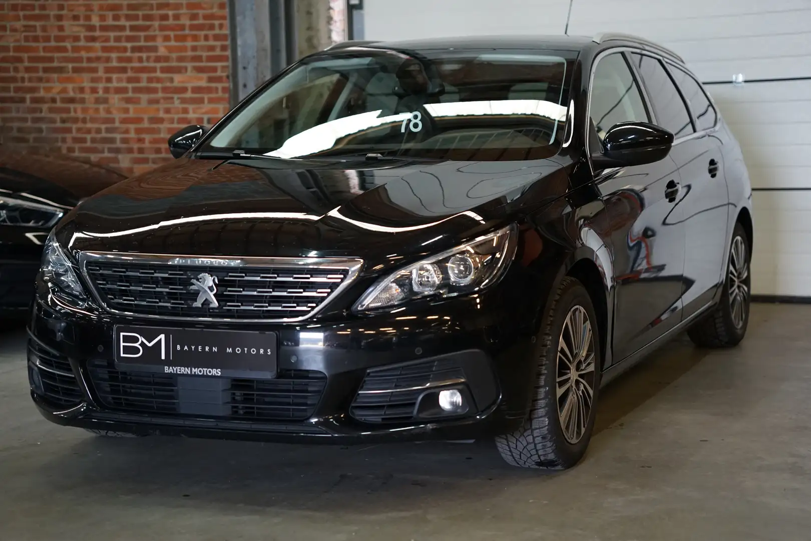 Peugeot 308 1.5 BlueHDi Automaat 2021 121.000km Чёрный - 1