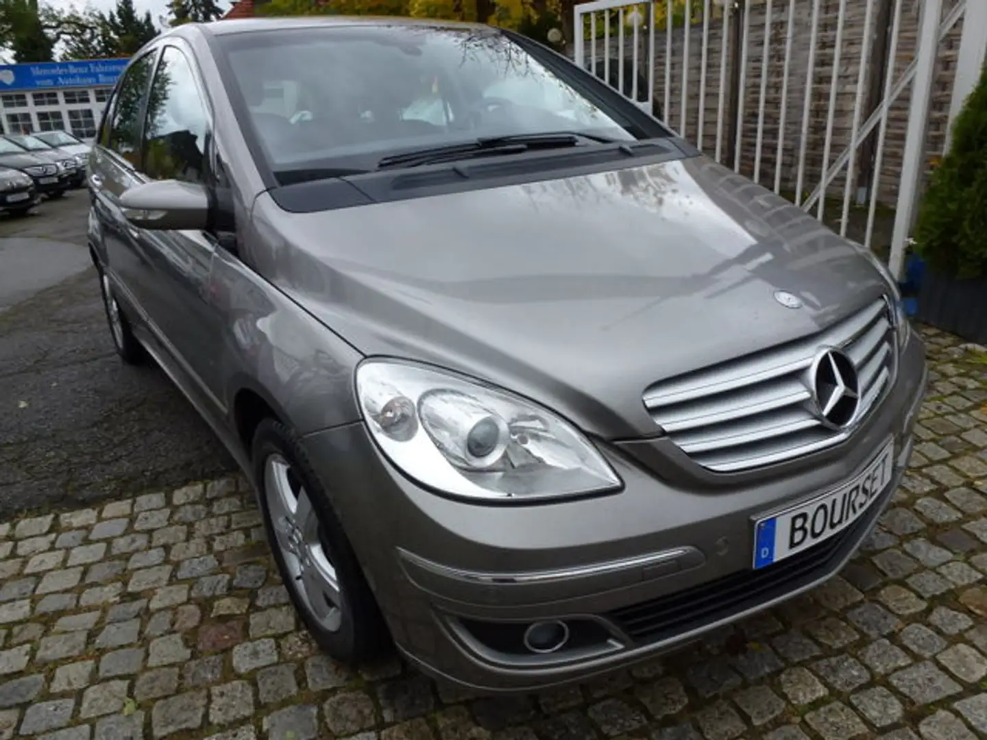 Mercedes-Benz B 200 Autom-Klimaautomatik-Sitzheizung-PTS-83TKM erst 83 Grau - 2