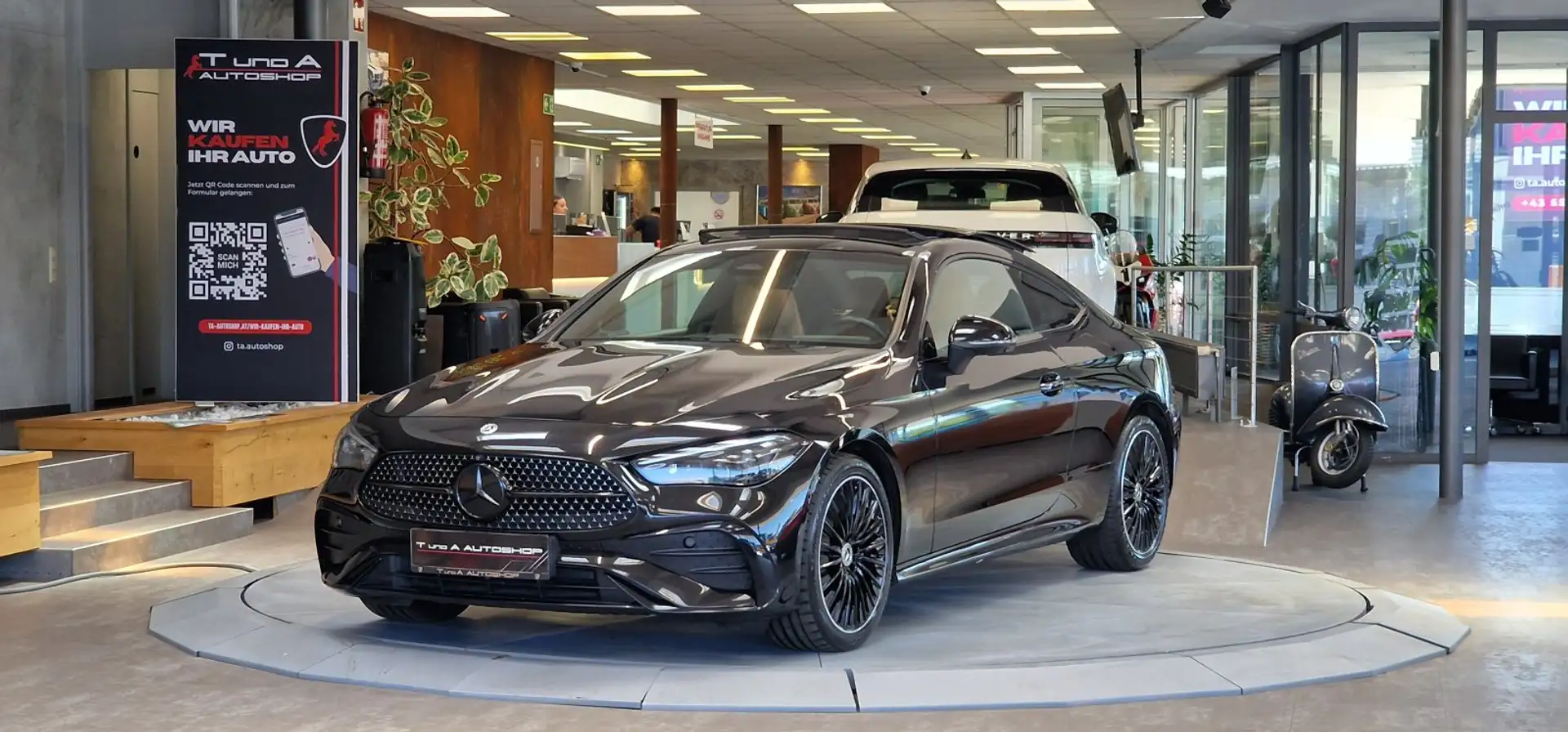 Mercedes-Benz CLE 300 4 Matic AMG-Line Aut. *Pano*360*Head-Up*Burmester* Schwarz - 1