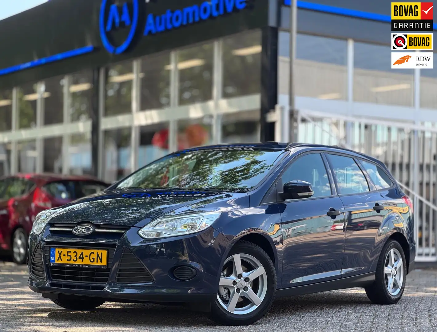 Ford Focus Wagon 1.0 EcoBoost Airco Nieuwe APK LM Velgen Tops Blauw - 1