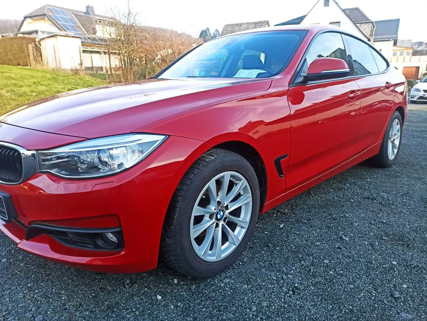 BMW 320 GT Gran Turismo ** MOTORSCHADEN** 2. Hand Rouge - 1