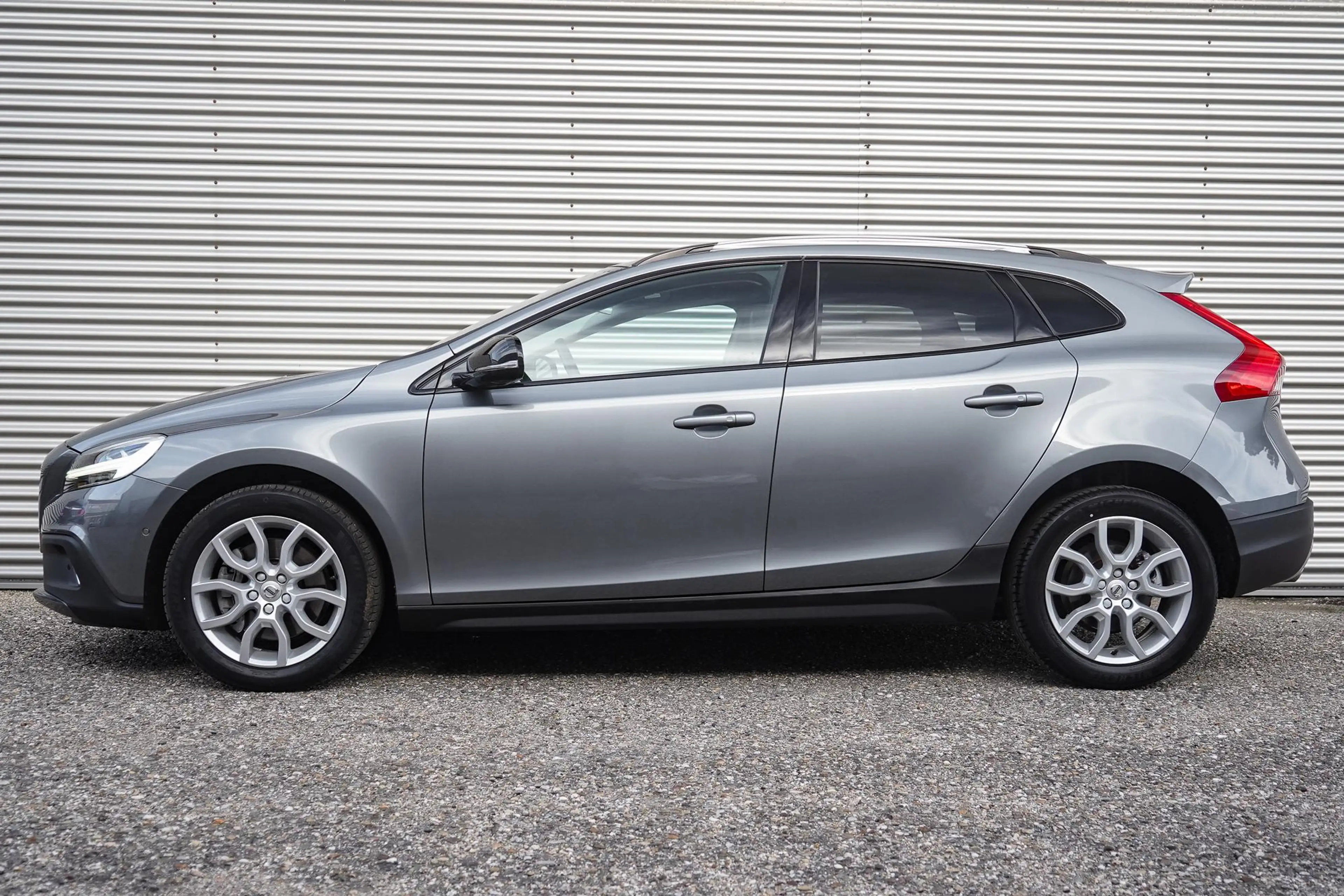 Volvo V40 Cross Country 1.5 T3 Polar+ Luxury Automaat | Camera | Navigatie — photo 3
