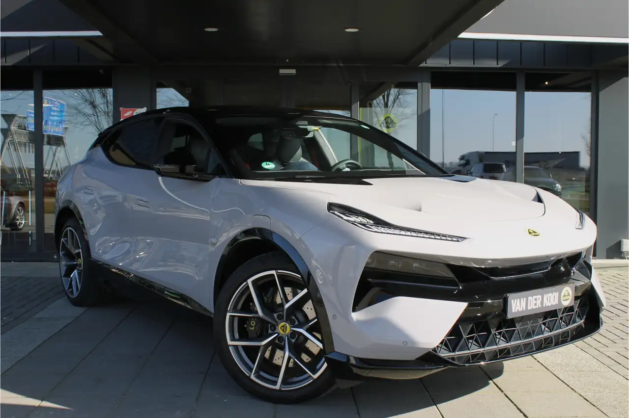 Lotus Eletre 2023