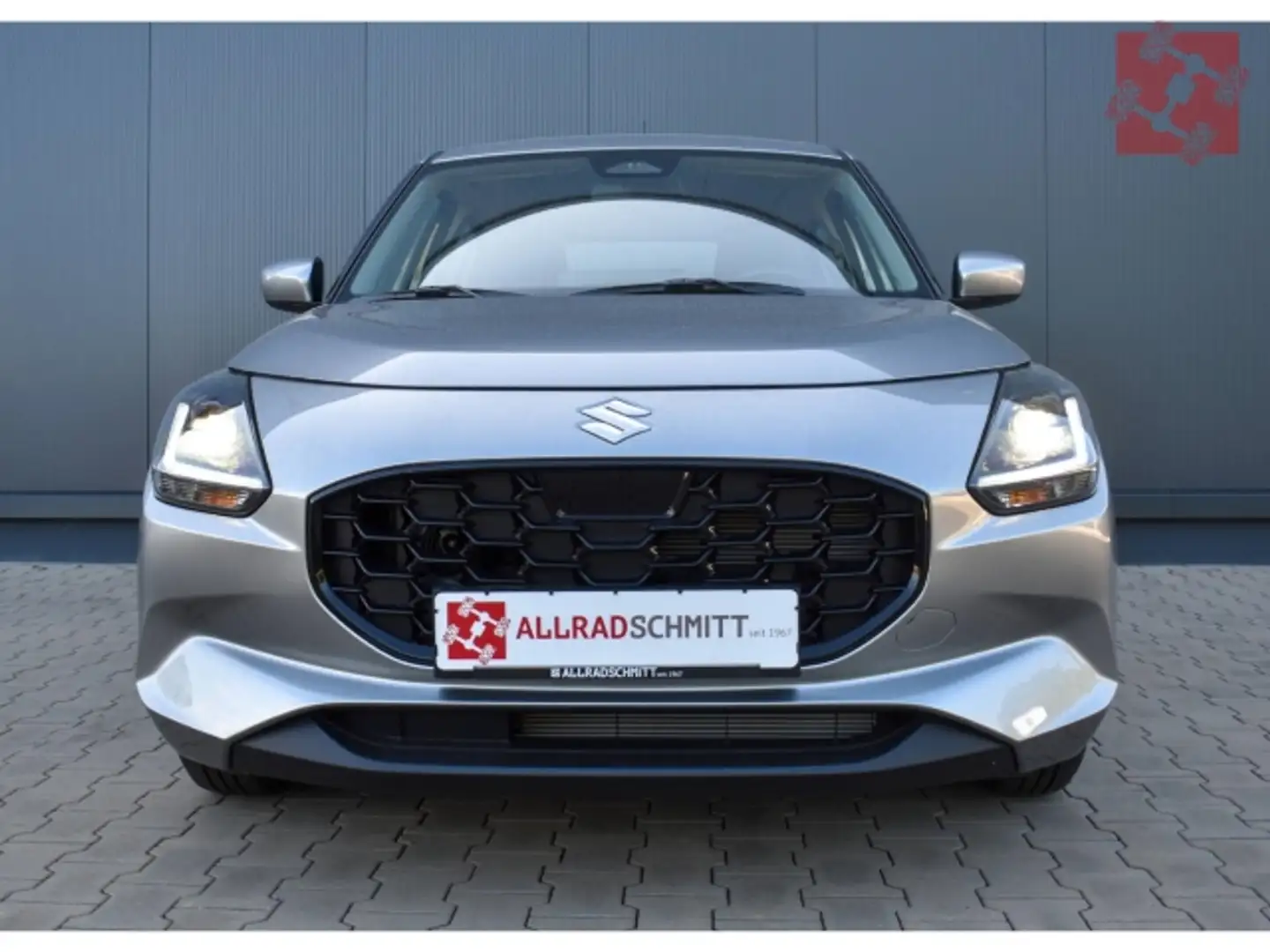 Suzuki Swift Club 1.2l Hybrid Navi LED ACC Apple DAB Silber - 2