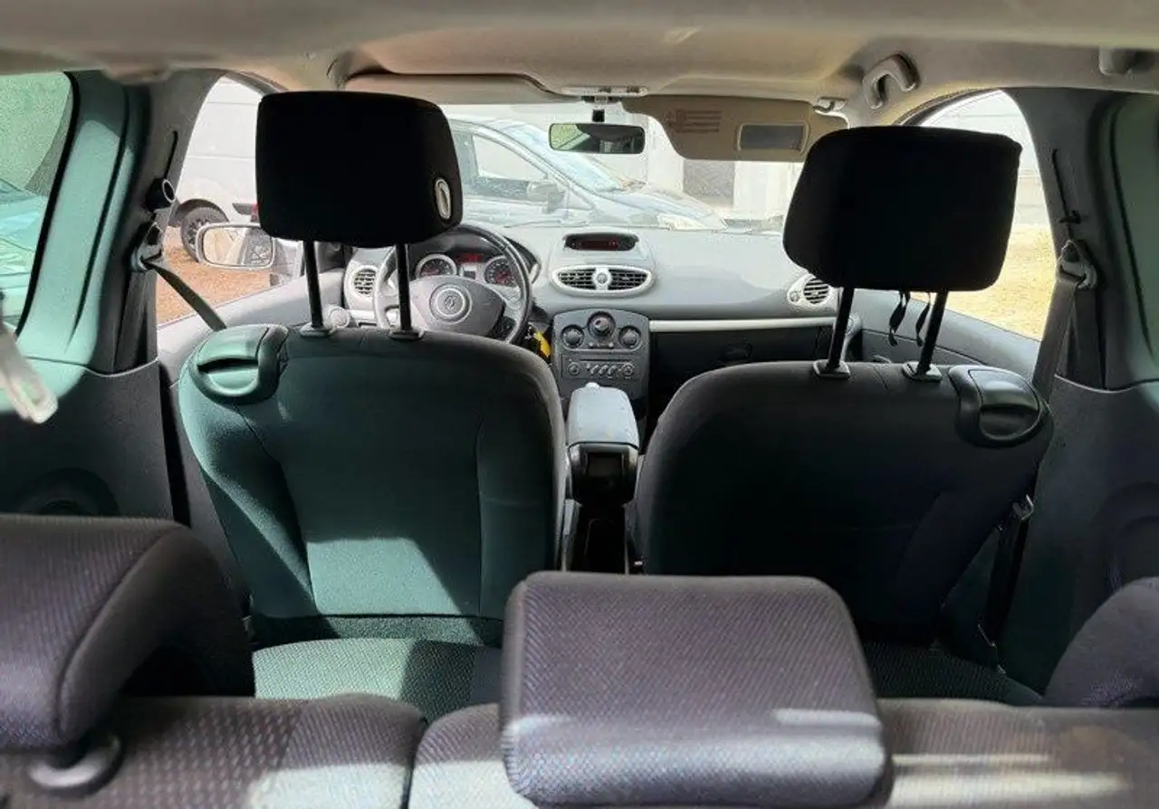 Renault Clio Citadine 3 portes — photo 4
