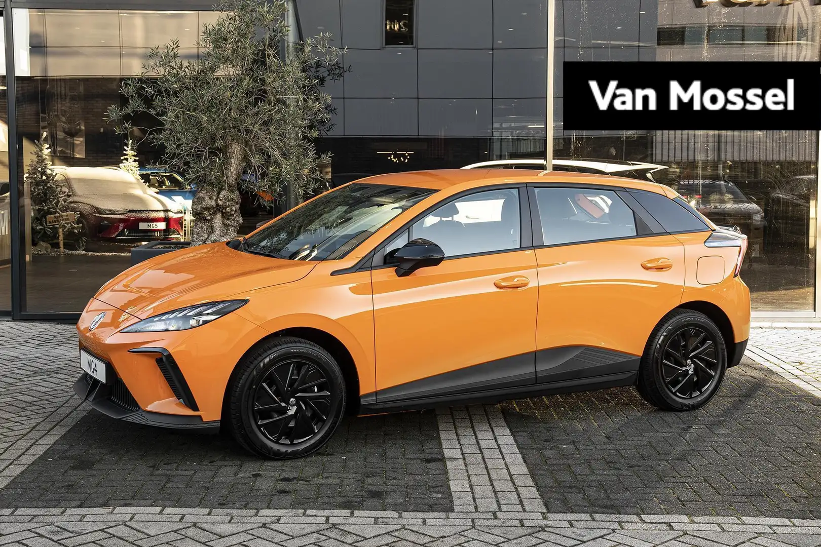 MG MG4 Electric Standard 51 kWh Final Edition | Aircondit Oranje - 1