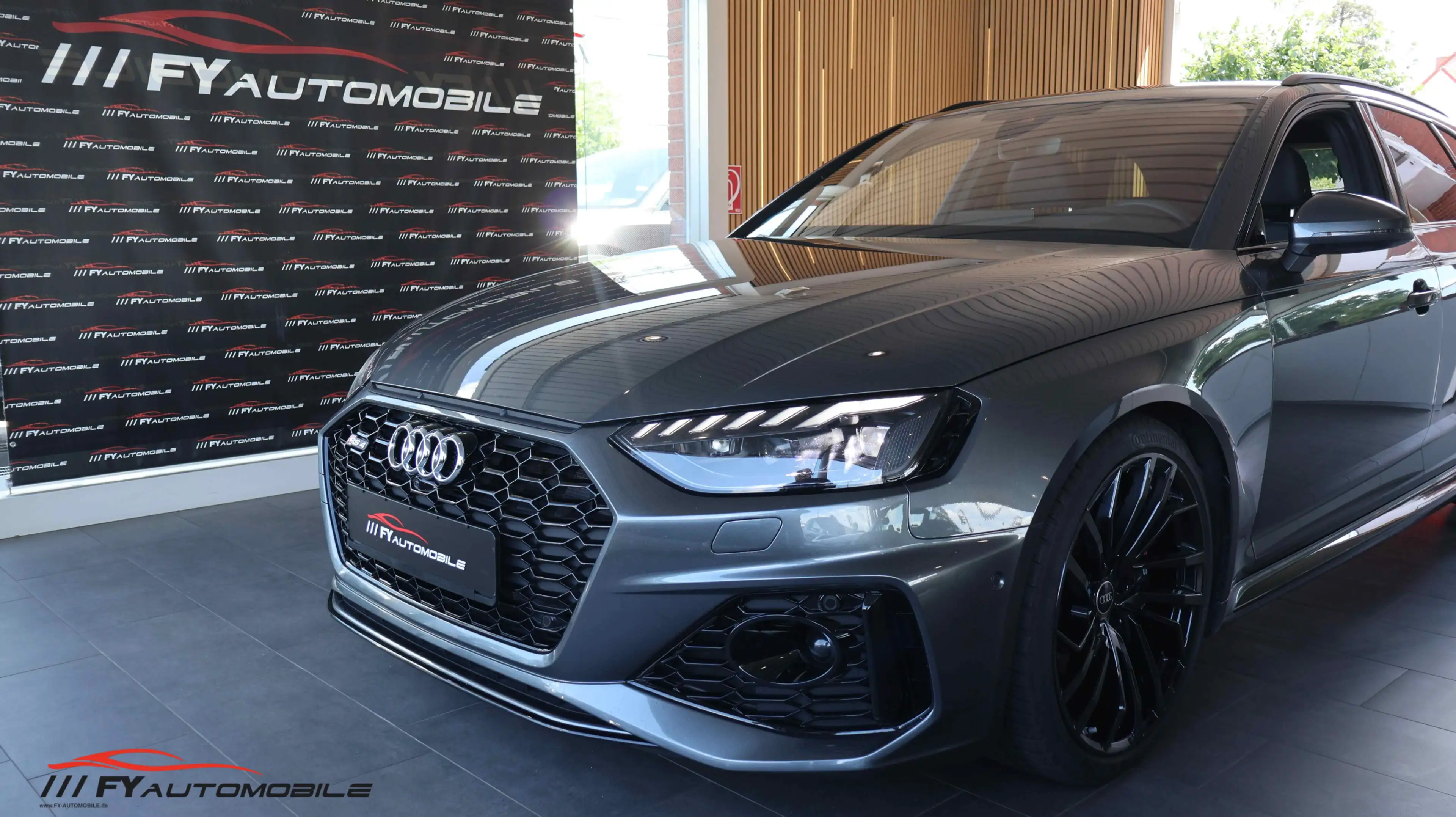 Audi RS4 2.9 TFSI quattro* MATRIX* AHK* 8 X BEREIFT* — photo 13