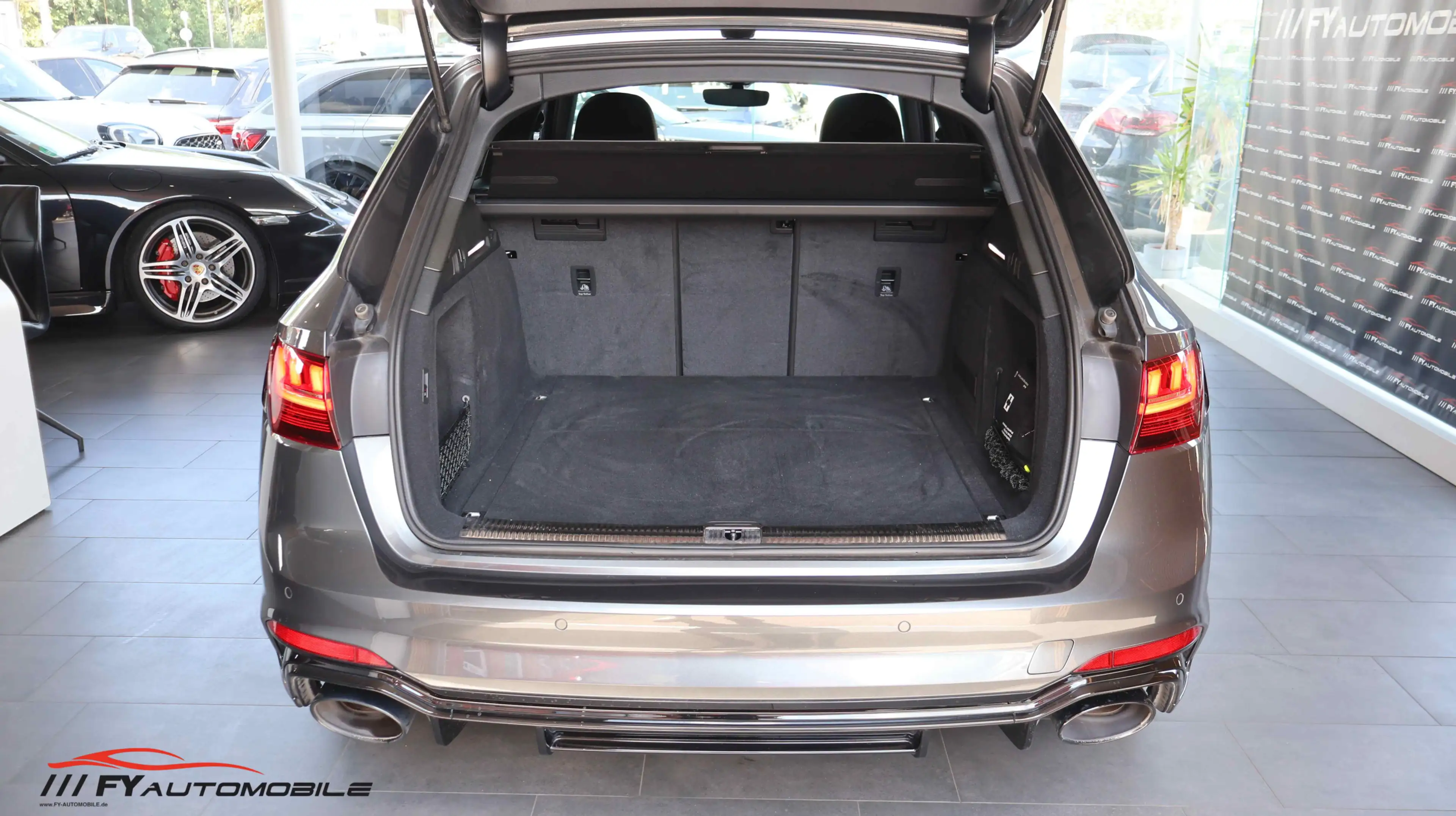 Audi RS4 2.9 TFSI quattro* MATRIX* AHK* 8 X BEREIFT* — photo 6