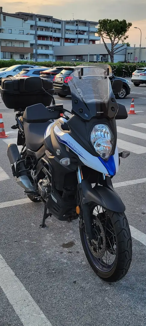 Suzuki V-Strom 650 XT Explorer Wit - 2