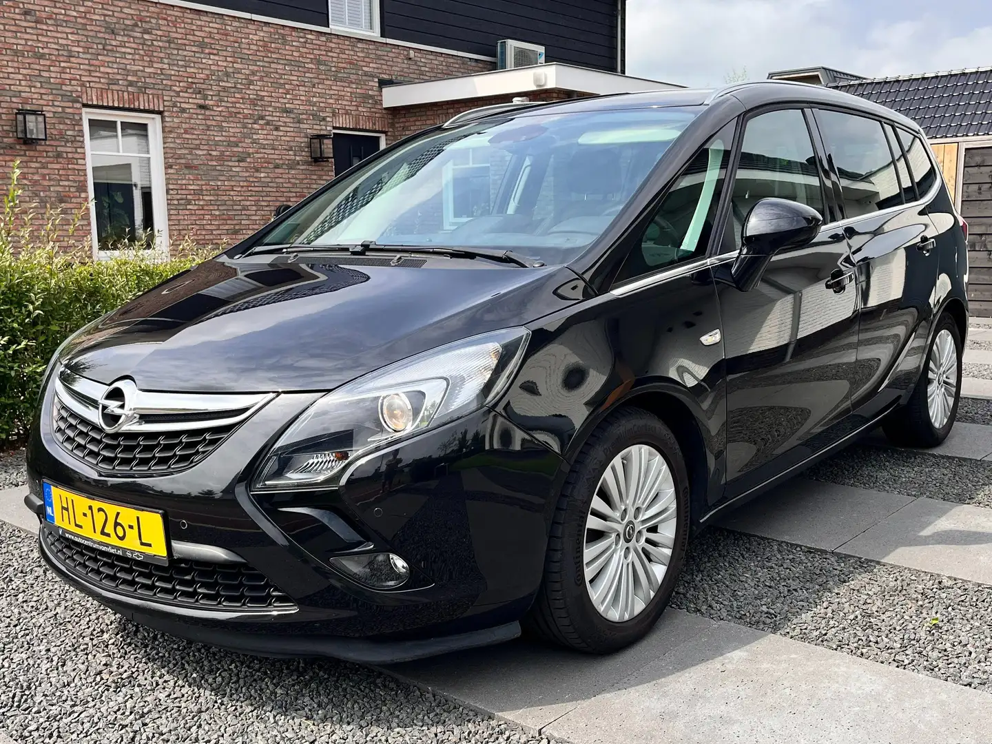 Opel Zafira Tourer Zafira Tourer 1.4 Business+ 7p. Zwart - 1