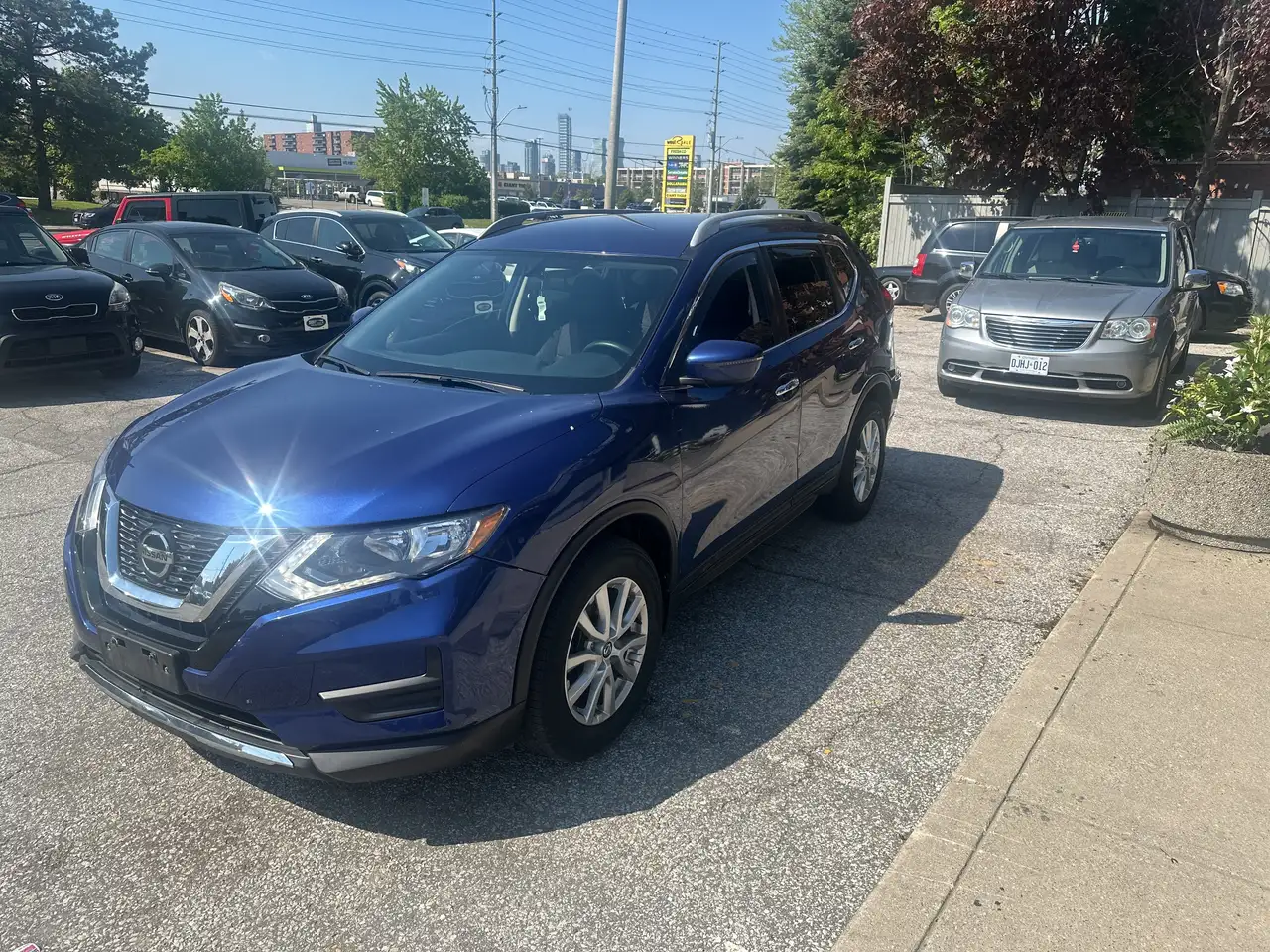 Nissan Rogue снимка Nissan Rogue