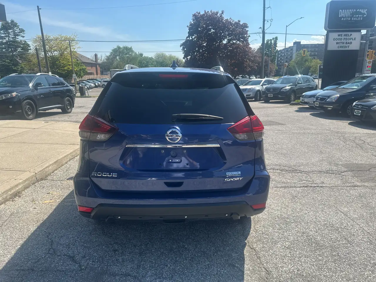 Nissan Rogue снимка Nissan Rogue