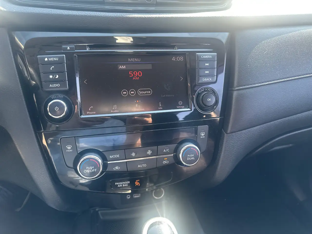 Nissan Rogue снимка Nissan Rogue