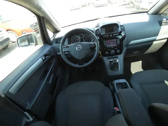 Opel Zafira view 11