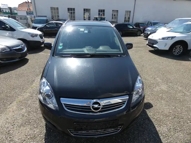 Opel Zafira view 8
