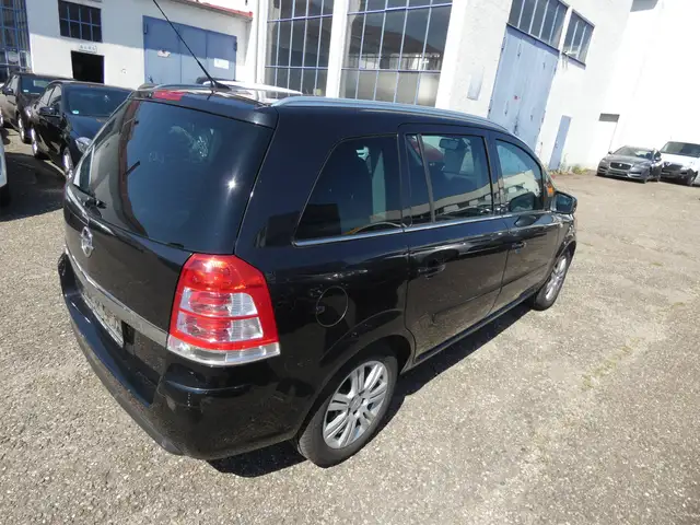 Opel Zafira view 5